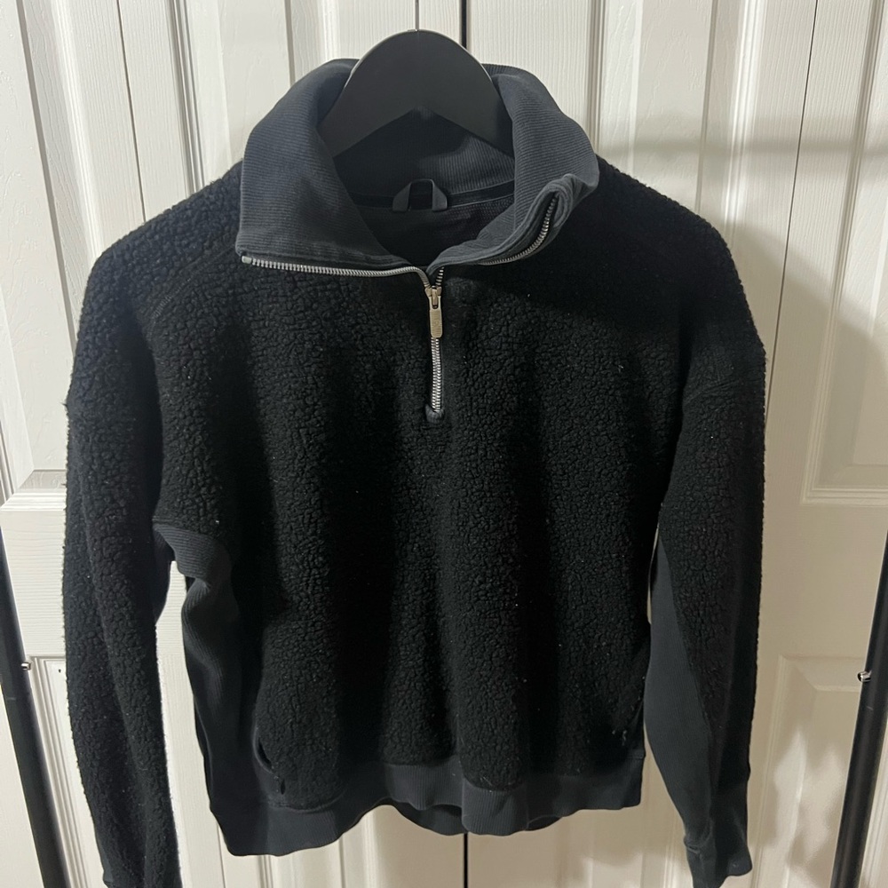 Lululemon Sherpa 1/4 zip black long sleeve
